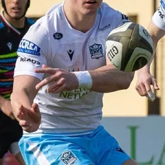 Huw Jones (rugby union) height profile photo