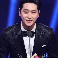 Hwang Chan-sung height profile photo