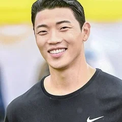 Hwang Hee-chan height profile photo