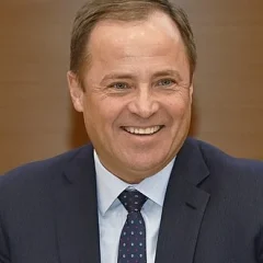 Igor Komarov height profile photo