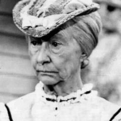 Irene Ryan height profile photo