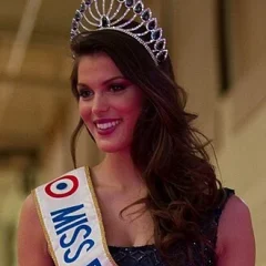 Iris Mittenaere height profile photo