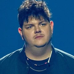 Isaak (singer) height profile photo