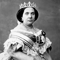 Isabella II height profile photo
