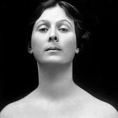 Isadora Duncan height profile photo