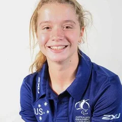 Isis Holt height profile photo