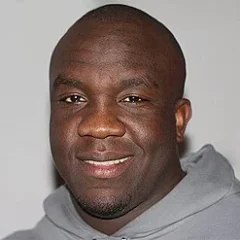 Ismael Londt height profile photo