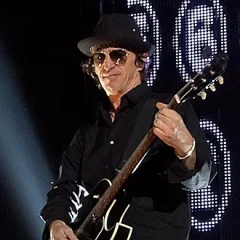 Izzy Stradlin height profile photo