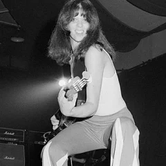 Jackie Fox height profile photo