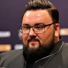 Jacques Houdek height profile photo