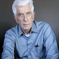 Jacques Vallée height profile photo