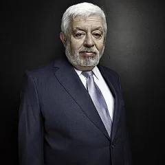 Jaime Maussan height profile photo