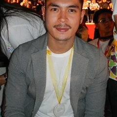 Jake Cuenca height profile photo