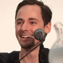 Jake Thomas height profile photo