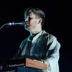 James Blake (musician) height profile photo