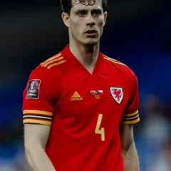 James Lawrence (footballer) height profile photo