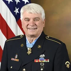 James McCloughan height profile photo