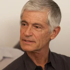 James Nachtwey height profile photo