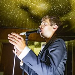 James Righton height profile photo