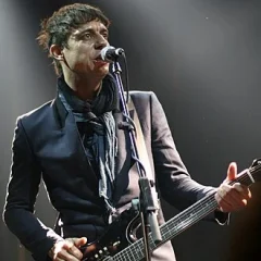 Jamie Hince height profile photo