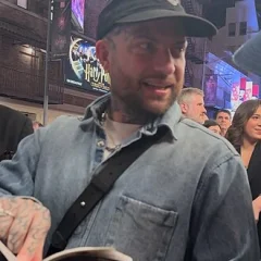 Jamie Lloyd (director) height profile photo