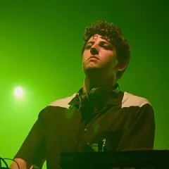 Jamie xx height profile photo