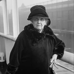Jane Addams height profile photo