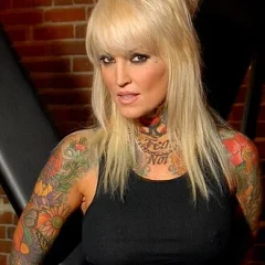 Janine Lindemulder height profile photo