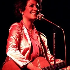 Janis Ian height profile photo