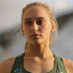 Janja Garnbret height profile photo