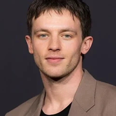 Jannis Niewöhner height profile photo