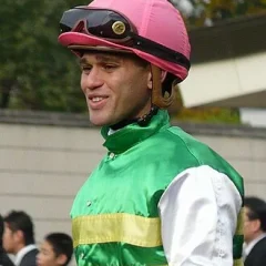 Javier Castellano height profile photo