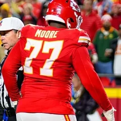 Jaylon Moore (offensive lineman) height profile photo