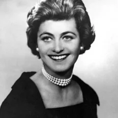 Jean Kennedy Smith height profile photo