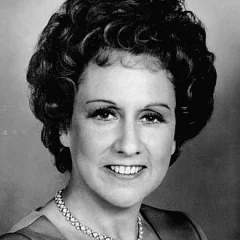 Jean Stapleton height profile photo