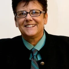 Jeanne Córdova height profile photo