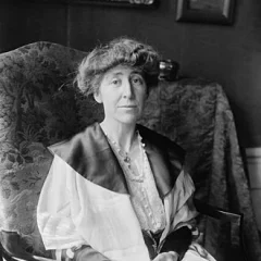 Jeannette Rankin height profile photo