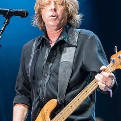 Jeff Pilson height profile photo
