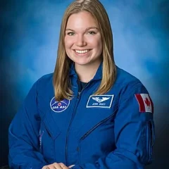 Jenni Gibbons height profile photo