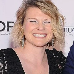 Jennifer Robertson height profile photo