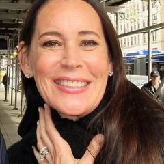 Jennifer Schwalbach Smith height profile photo
