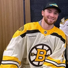 Jeremy Swayman height profile photo