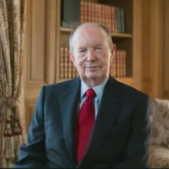 Jerry Perenchio height profile photo