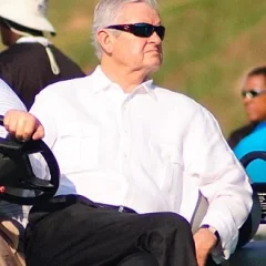 Jerry Richardson height profile photo
