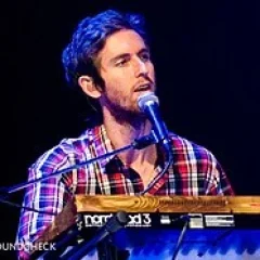 Jesse Carmichael height profile photo