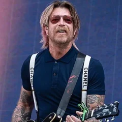 Jesse Hughes (musician) height profile photo