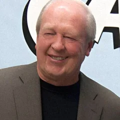 Jim Davis (cartoonist) height profile photo