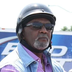 Jim Vance height profile photo