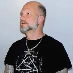 Jim Ward (body piercer) height profile photo