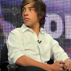 Jimmy Bennett height profile photo